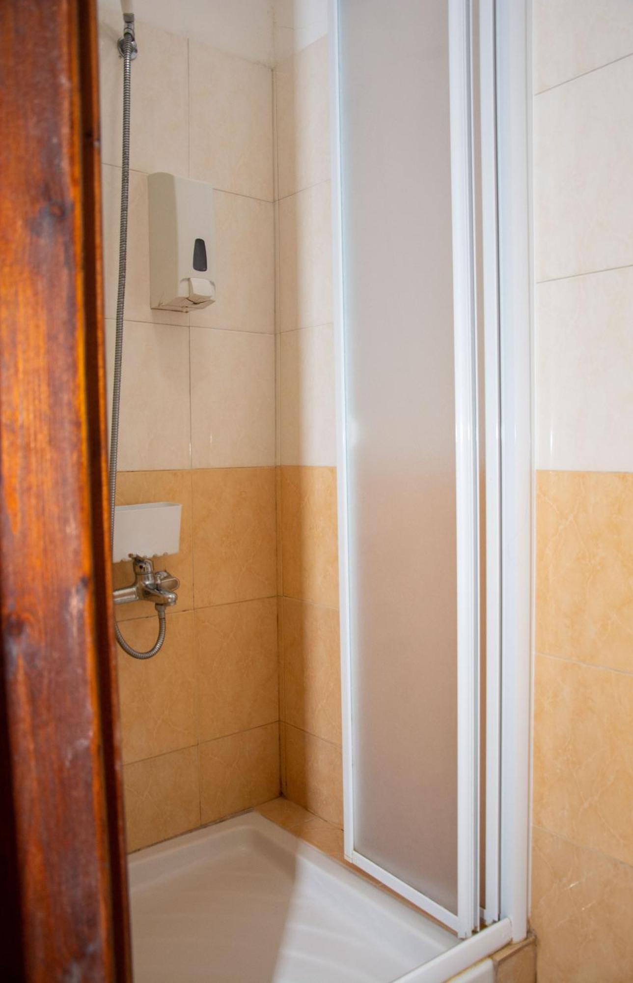 Marina'S Rooms Xrisopolitissa ลาร์นาคา ภายนอก รูปภาพ